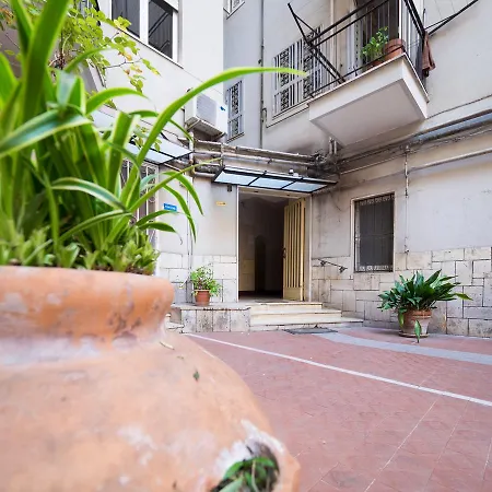 Quo Vadis House